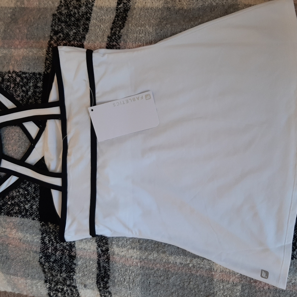 Fabletics white too - Picture 4 of 6